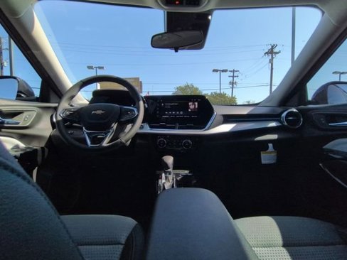 New 2025 Chevrolet Trax LT w/ Driver Confidence Package image 2