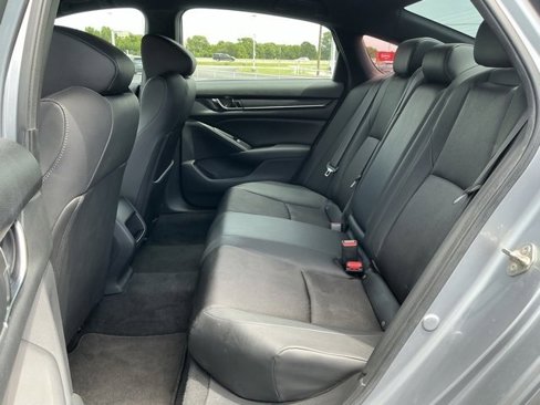Used 2019 Honda Accord Sport image 12