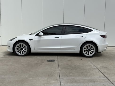 Used 2021 Tesla Model 3 Standard Range Plus image 4