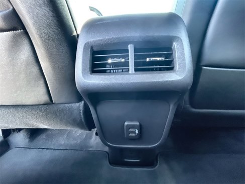 Used 2024 GMC Terrain SLT image 28