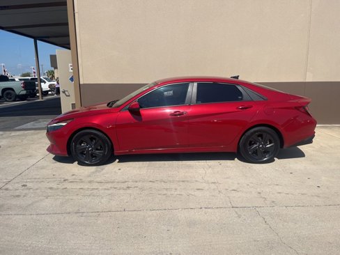 Used 2022 Hyundai Elantra SEL w/ Convenience Package image 2