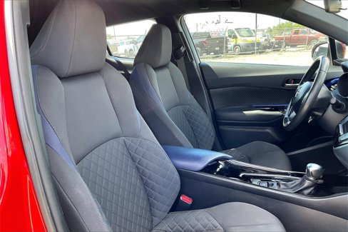 Used 2021 Toyota C-HR XLE image 30