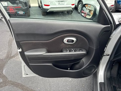 Used 2017 Kia Soul w/ Convenience Package image 11