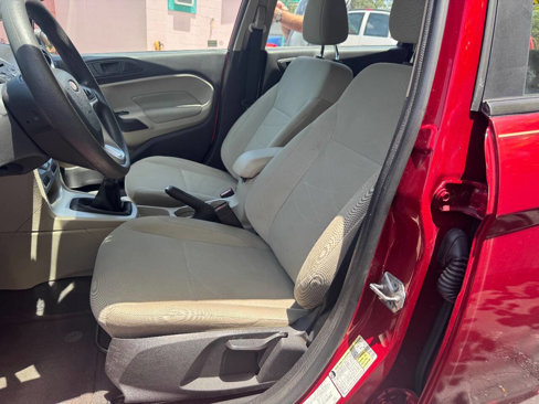 Used 2017 Ford Fiesta SE image 7