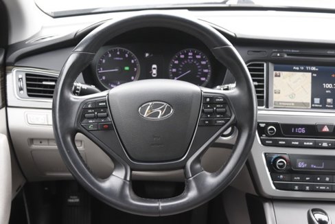 Used 2017 Hyundai Sonata Limited w/ Tech Package 03 image 19