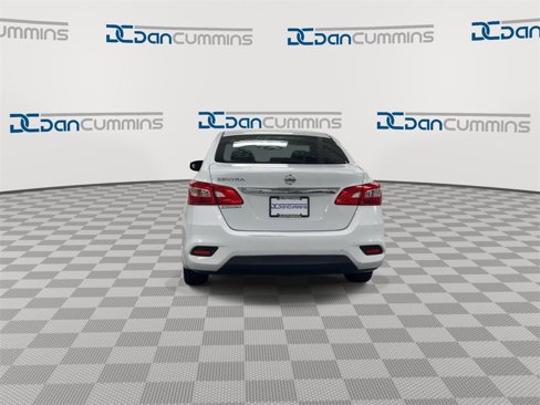 Used 2017 Nissan Sentra S image 7
