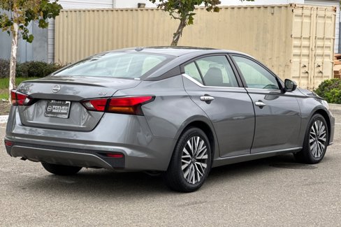 Used 2023 Nissan Altima 2.5 SV image 4