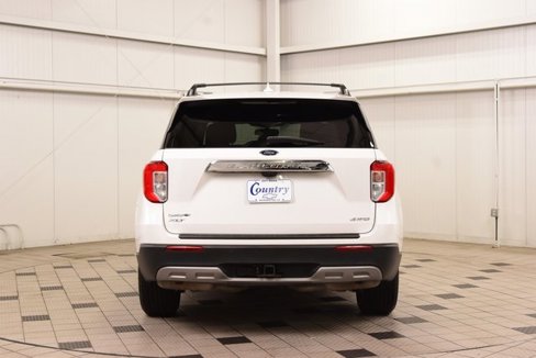 Used 2021 Ford Explorer XLT w/ Equipment Group 202A image 7