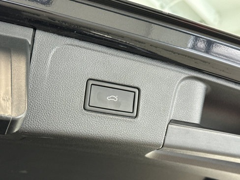 Used 2024 Volkswagen Atlas SE image 44