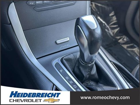 Used 2015 Ford Edge SEL image 28