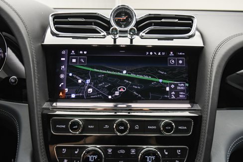 Used 2022 Bentley Bentayga image 41