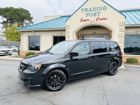 Used 2019 Dodge Grand Caravan GT image 3
