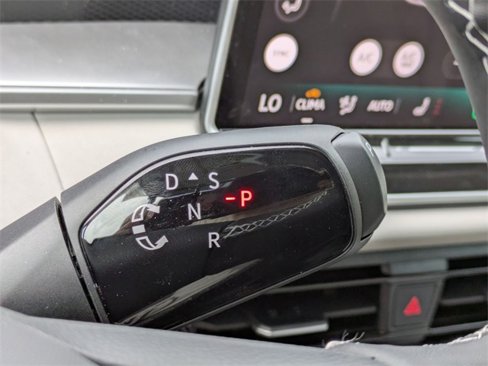 New 2025 Volkswagen Tiguan SE image 22