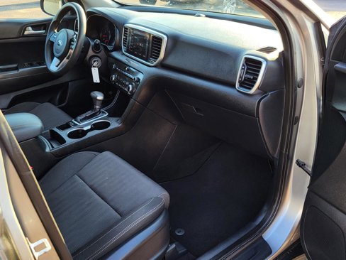 Used 2020 Kia Sportage LX image 9