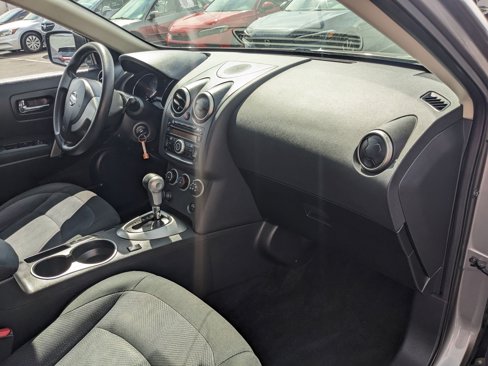 Used 2014 Nissan Rogue S image 30