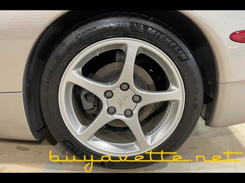 Used 2001 Chevrolet Corvette Coupe w/ Preferred Equipment Group2 image 12