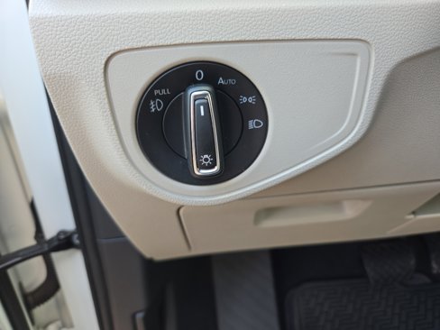 Used 2019 Volkswagen Atlas SE image 25