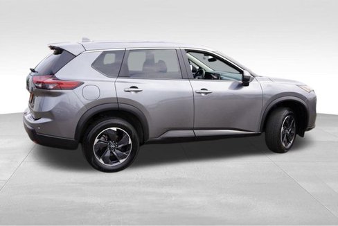 Used 2024 Nissan Rogue SV image 5