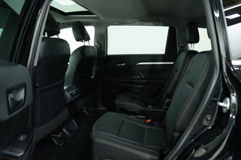 Used 2019 Toyota Highlander XLE image 18