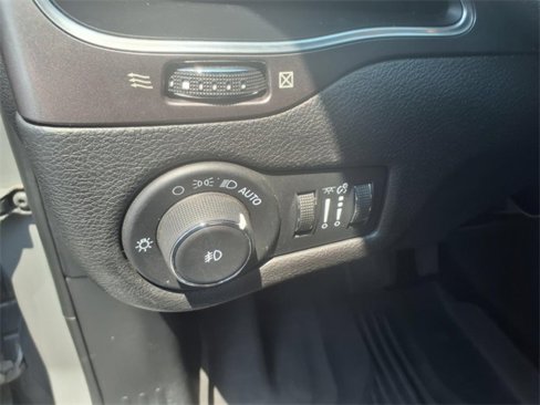 Used 2021 Jeep Cherokee Latitude Lux image 13