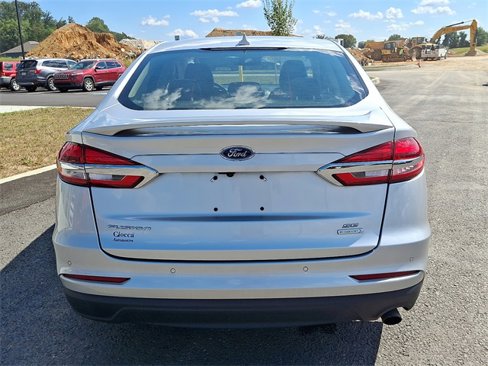 Used 2019 Ford Fusion SE w/ Equipment Group 151A image 9