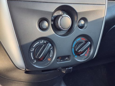 Used 2019 Nissan Versa SV image 11