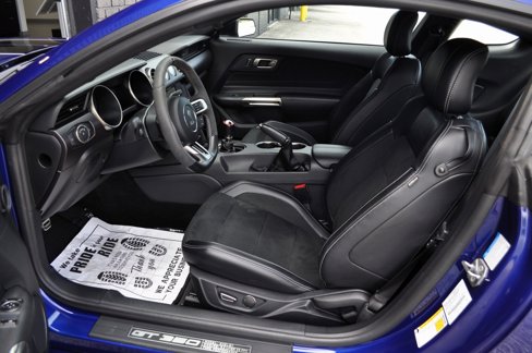 Used 2016 Ford Mustang Shelby GT350 w/ Technology Package image 29