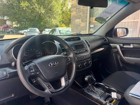 Used 2015 Kia Sorento LX image 12