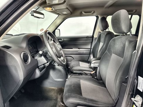 Used 2016 Jeep Patriot Latitude image 18