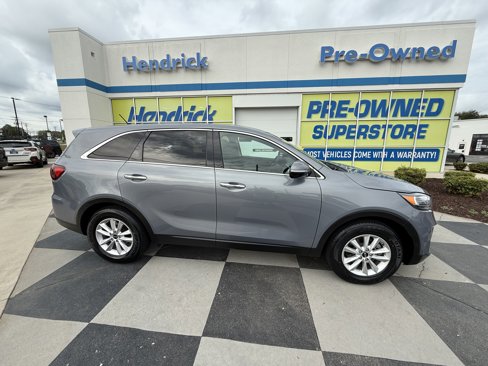 Used 2020 Kia Sorento LX image 2