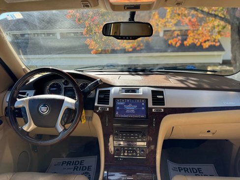 Used 2012 Cadillac Escalade ESV Luxury image 22