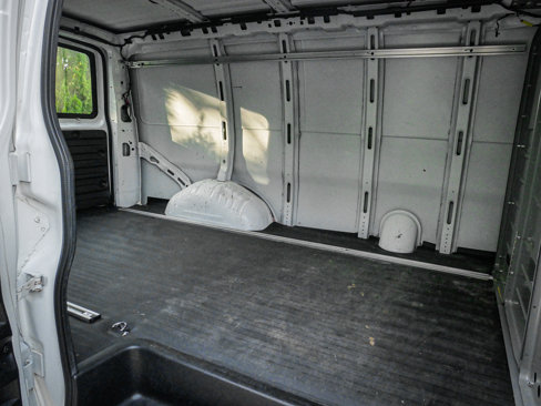 Used 2017 GMC Savana 2500 image 22