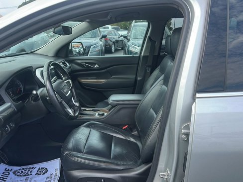 Used 2017 GMC Acadia SLE w/ Driver Alert Package I image 6