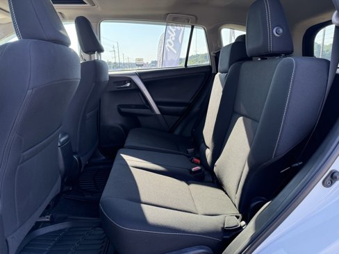 Used 2018 Toyota RAV4 XLE image 15