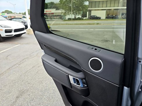 Used 2018 Land Rover Discovery SE image 66