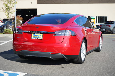 Used 2015 Tesla Model S AWD image 4