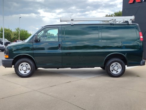 Used 2016 Chevrolet Express 2500 image 16