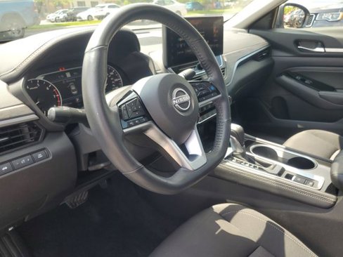 Used 2023 Nissan Altima 2.5 SV w/ SV Premium Package image 16