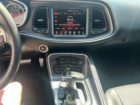 Used 2015 Dodge Challenger SXT Plus image 37