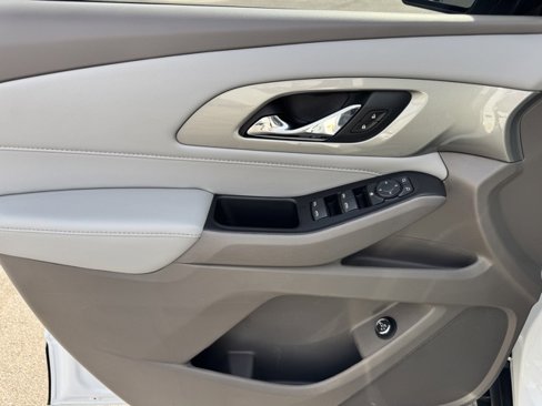 Used 2020 Chevrolet Traverse LT image 15