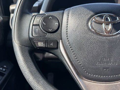 Used 2018 Toyota RAV4 LE image 19
