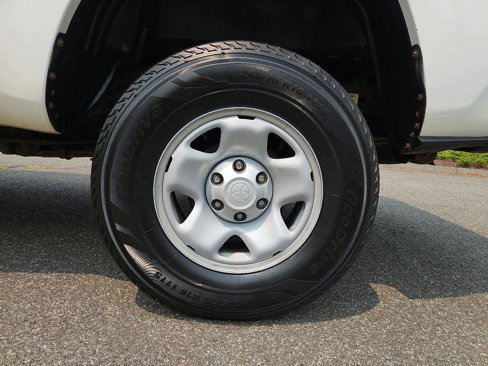 Certified 2017 Toyota Tacoma SR image 9