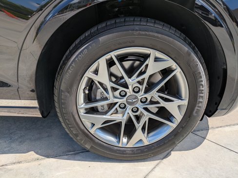 Certified 2024 Genesis GV70 2.5T image 9