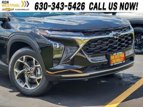 New 2025 Chevrolet Trax LT w/ LPO, Blackout Package image 2