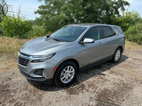 Used 2024 Chevrolet Equinox LT image 2
