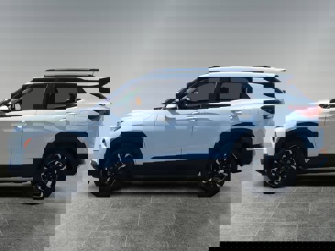 Used 2023 Chevrolet TrailBlazer LT image 2