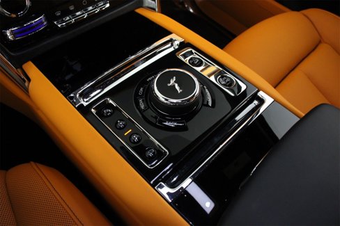 Certified 2024 Rolls-Royce Cullinan w/ Cullinan Package image 10
