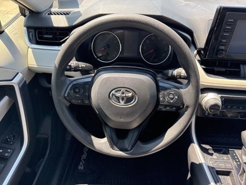 Used 2019 Toyota RAV4 XLE image 18
