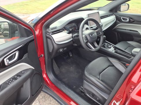 Used 2024 Jeep Compass Limited image 6