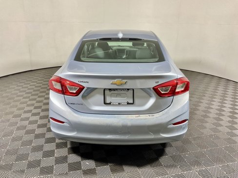 Used 2017 Chevrolet Cruze LT w/ Convenience Package image 9